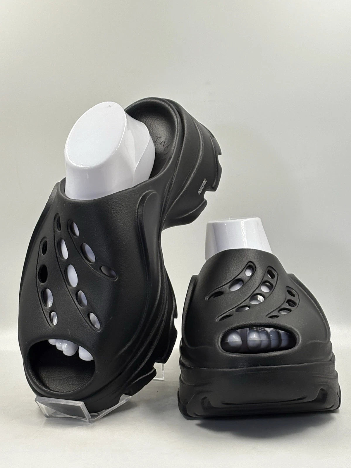 Adidas x Stella McCartney Clog Sandal / Triple Black / GW2050 EU 42 Read Sizing