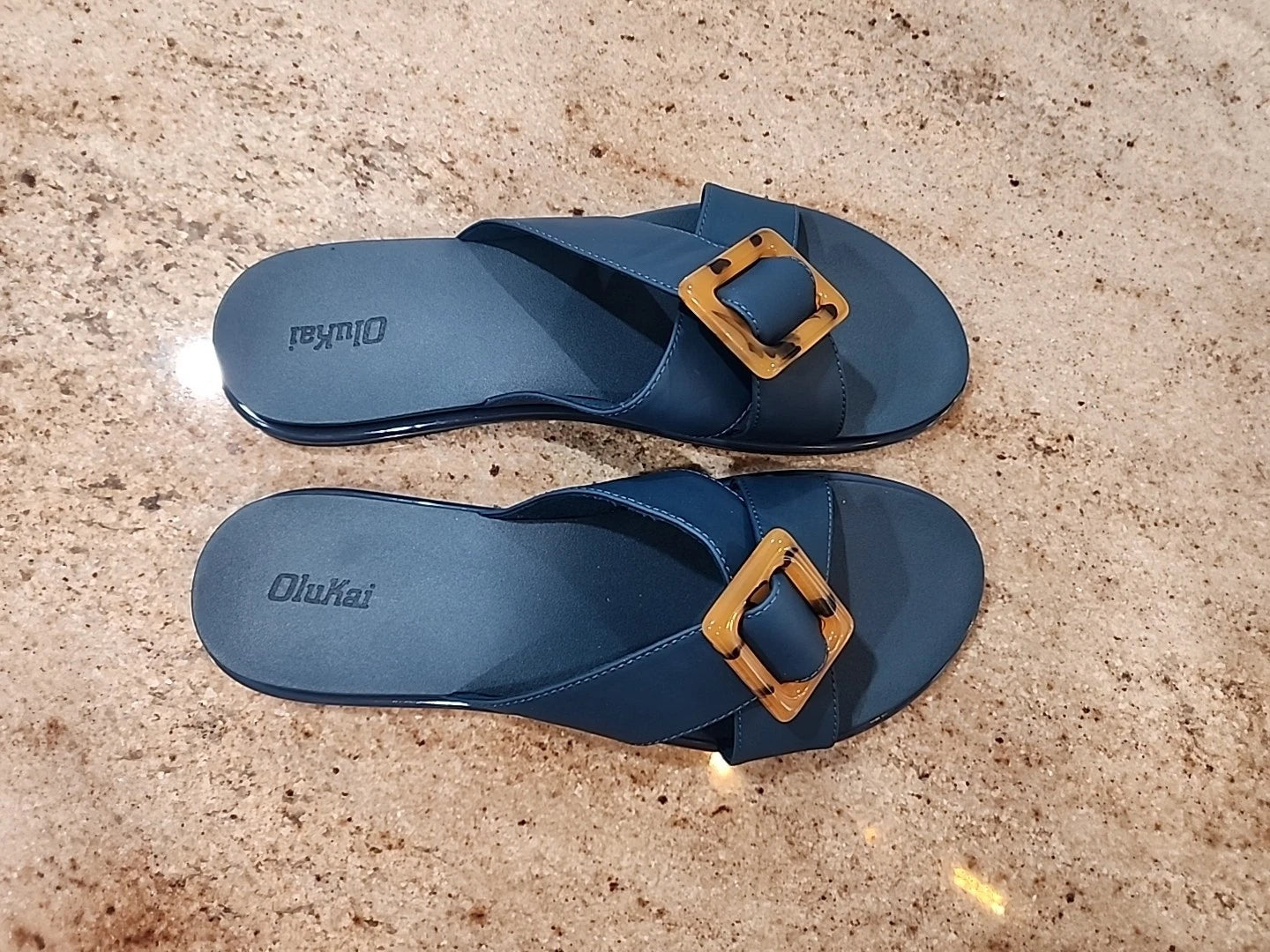 New Women's OLUKAI Lagoon La'I Leather Sandals Size 11