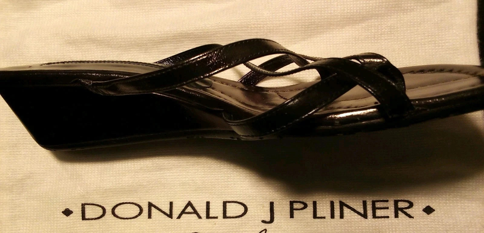 Donald Pliner - NWT & Dust Bag, Size 7, Strapy Sandals W/ Wedge Style Heel, Slip