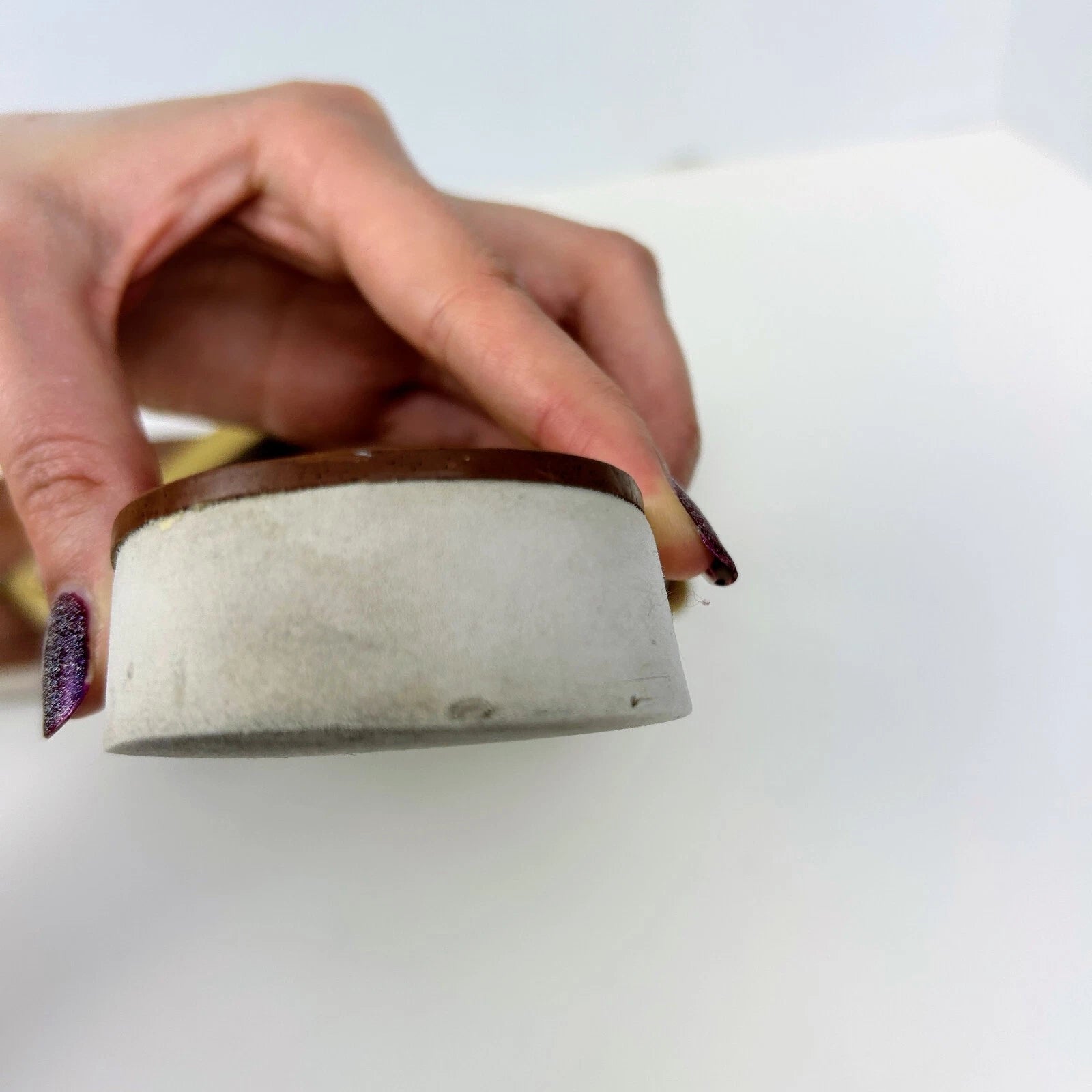 Coach Shelly Metallic Gold Leather Turnlock Flip Flops Thong Sandals Shoes 8.5