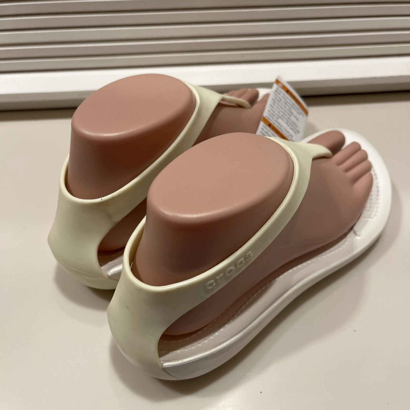 CROCS Women 8 Sexi Flip Flop Thong PALE YELLOW WHITE Serena Sandals NEW NWT