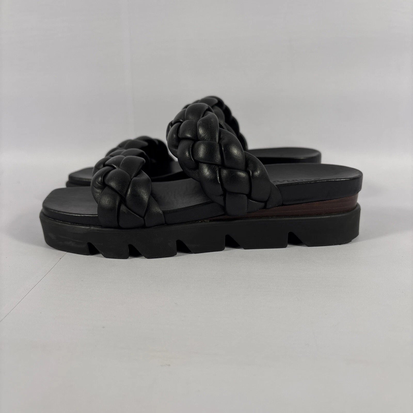 BERNARDO Luxury Leather Woven Braided Slides Womens Sz 6M Black Slip On