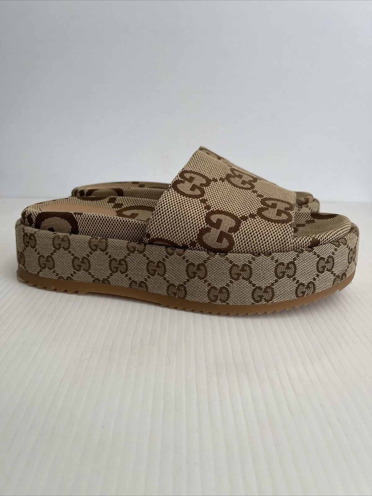 Gucci Womens Angelina Maxi GG Platform Slide Sandals- Beige Canvas- 40.5 /10.5US