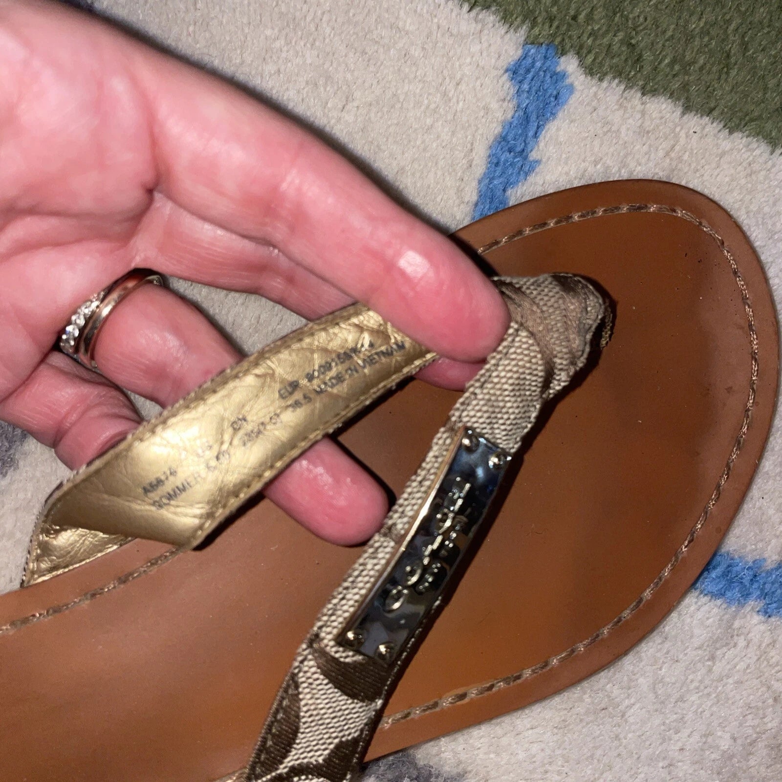 Coach Beige Flip Flop Style Sandal W Gold Hardware Leather And Fabric 6.5