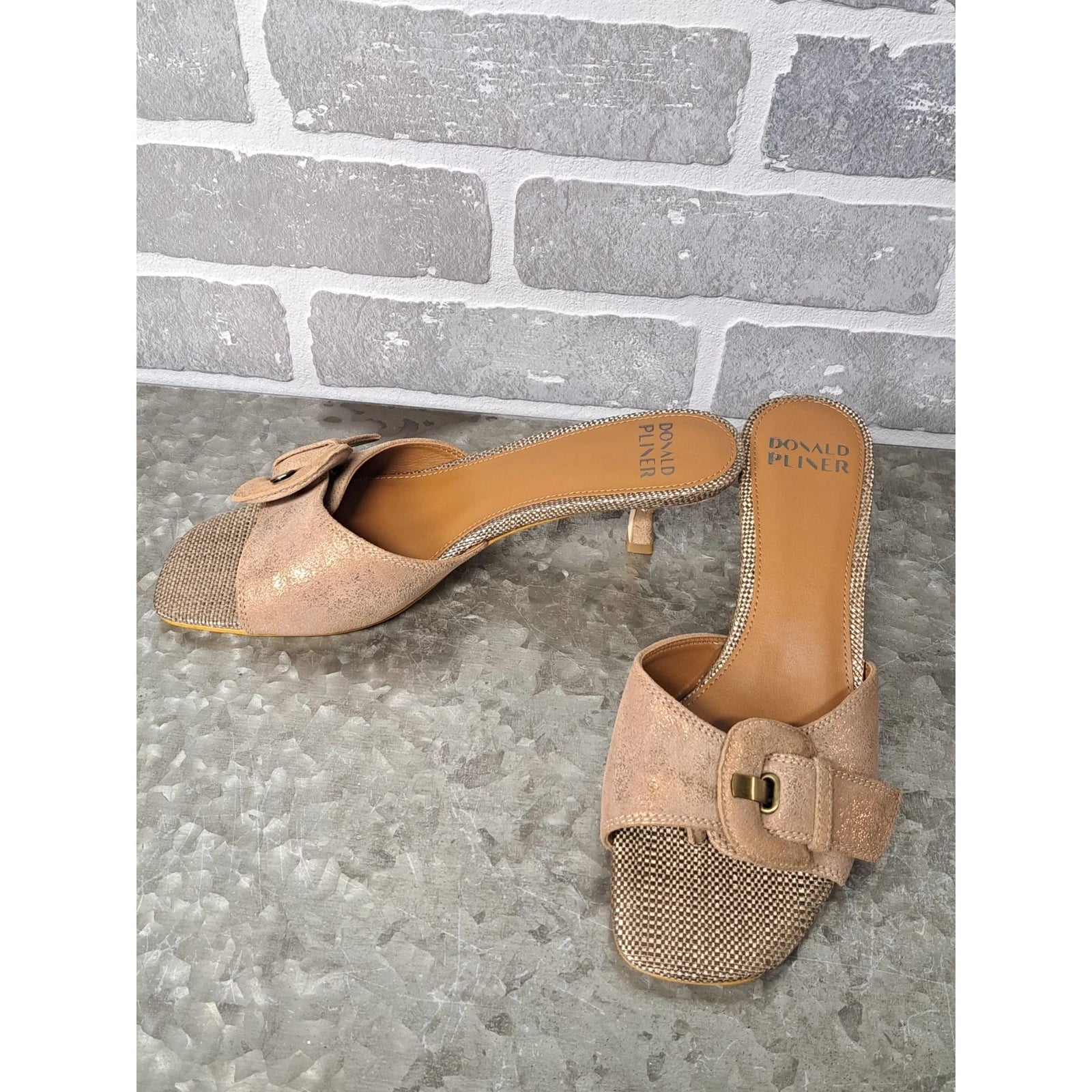 Donald Pliner Cherry Bucket Mule Leather Sandals Womens Size 8M