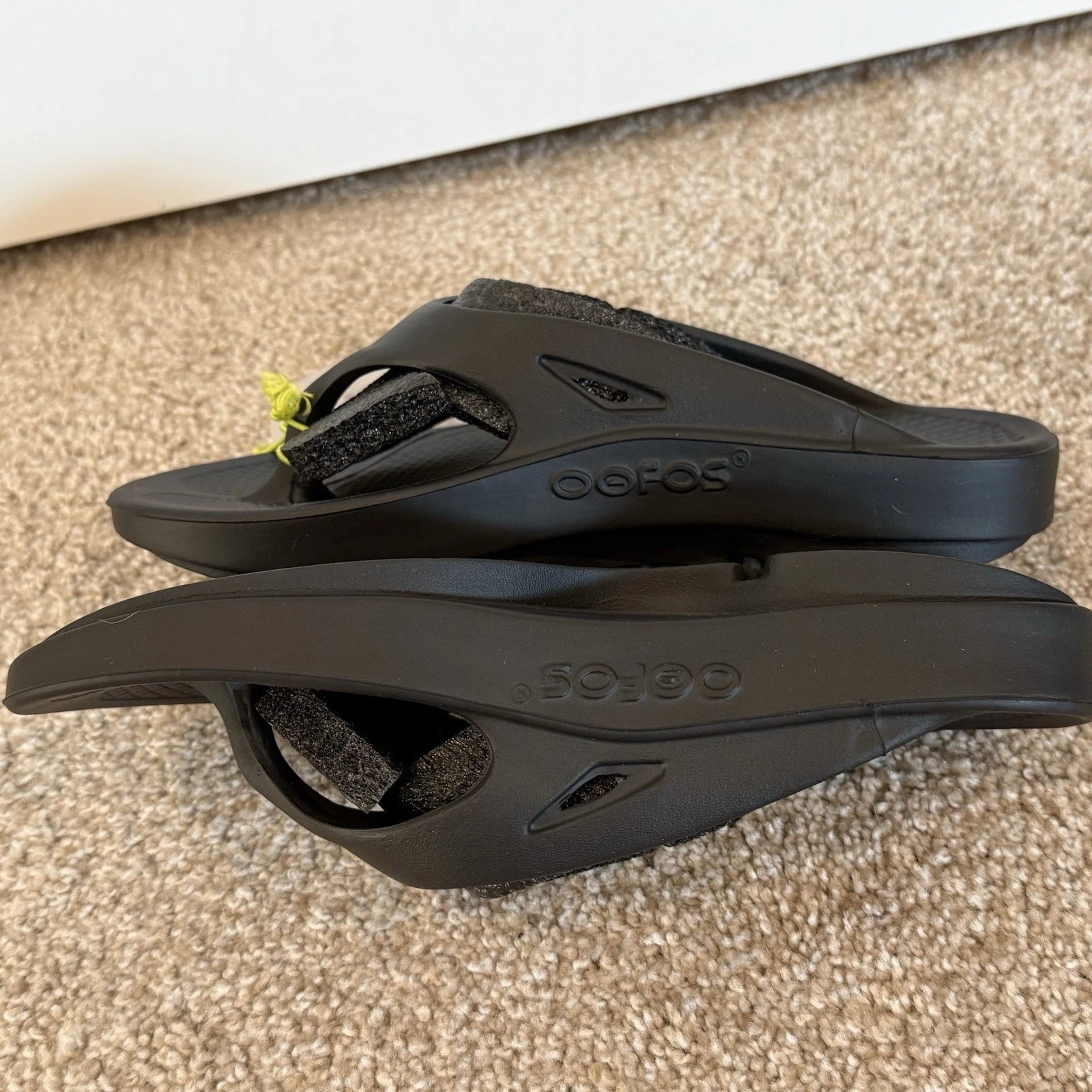 OOFOS Unisex Original Sandal Style #1000, Black, Size M5, W7, New In Bag