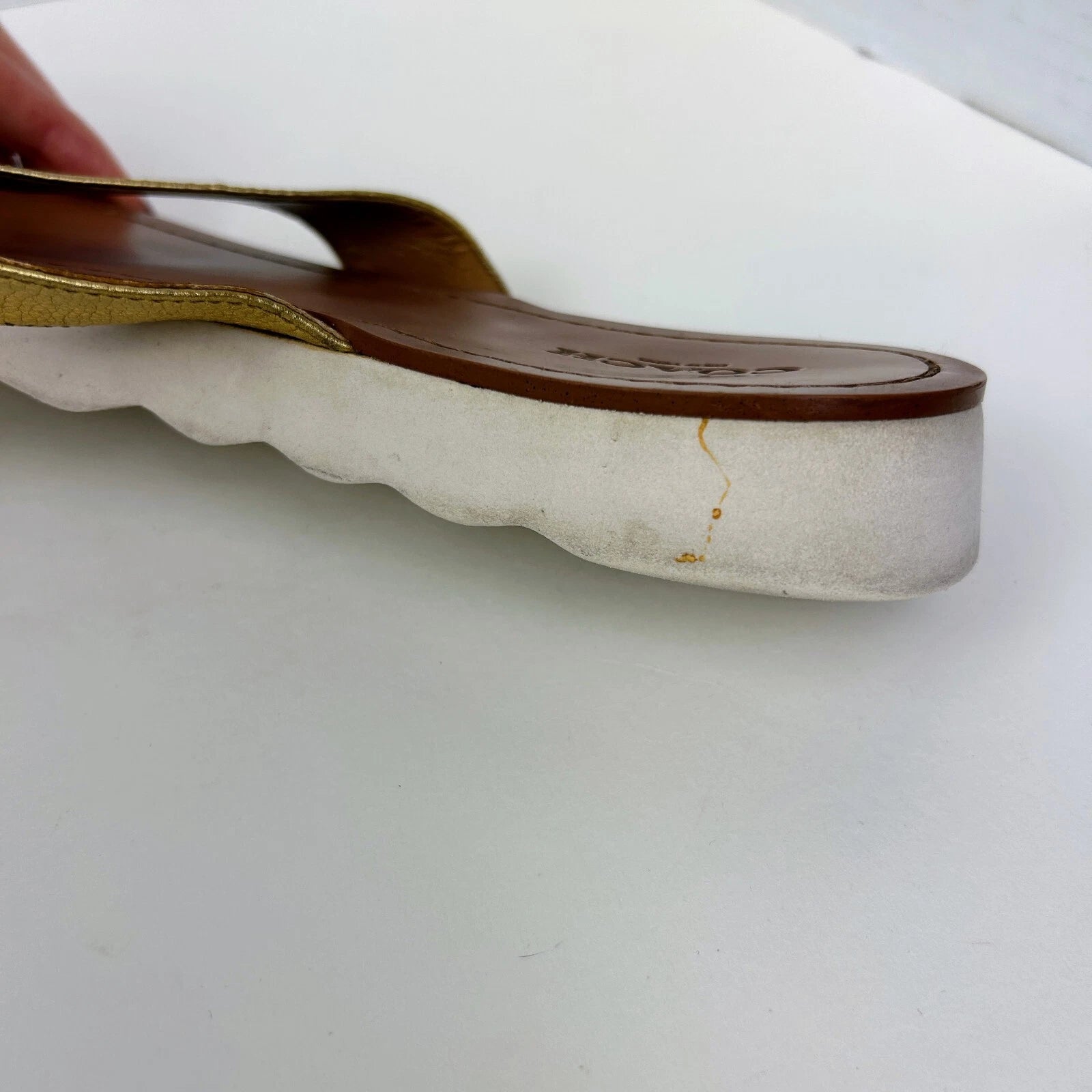 Coach Shelly Metallic Gold Leather Turnlock Flip Flops Thong Sandals Shoes 8.5