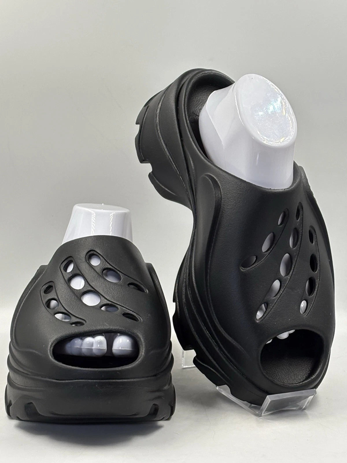 Adidas x Stella McCartney Clog Sandal / Triple Black / GW2050 EU 42 Read Sizing