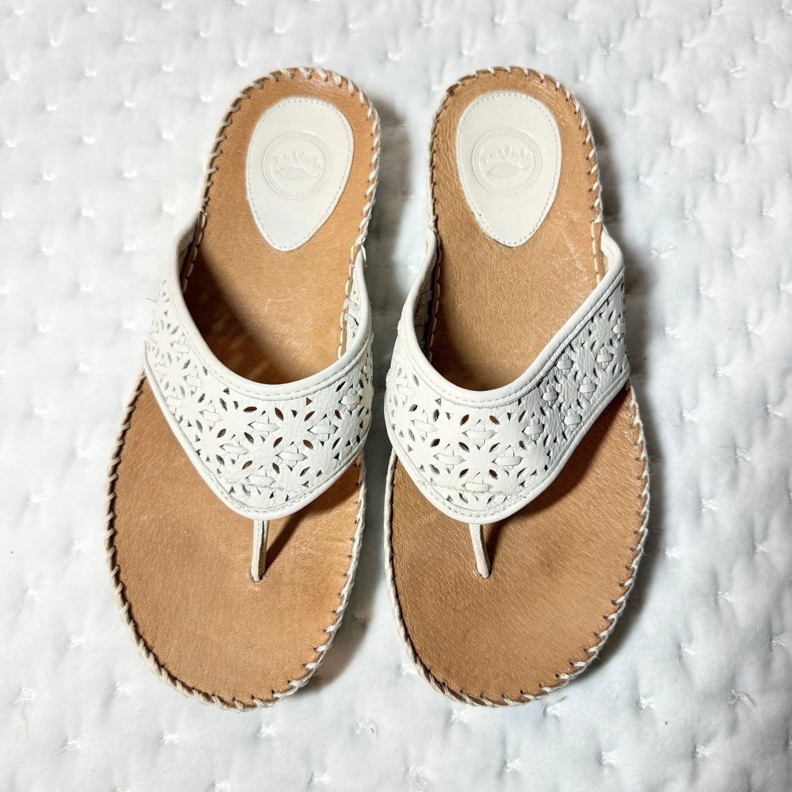 Nurture Shoes Womens Size 7.5 Sandals  Thongs Off  White Leather Cushion Comfort