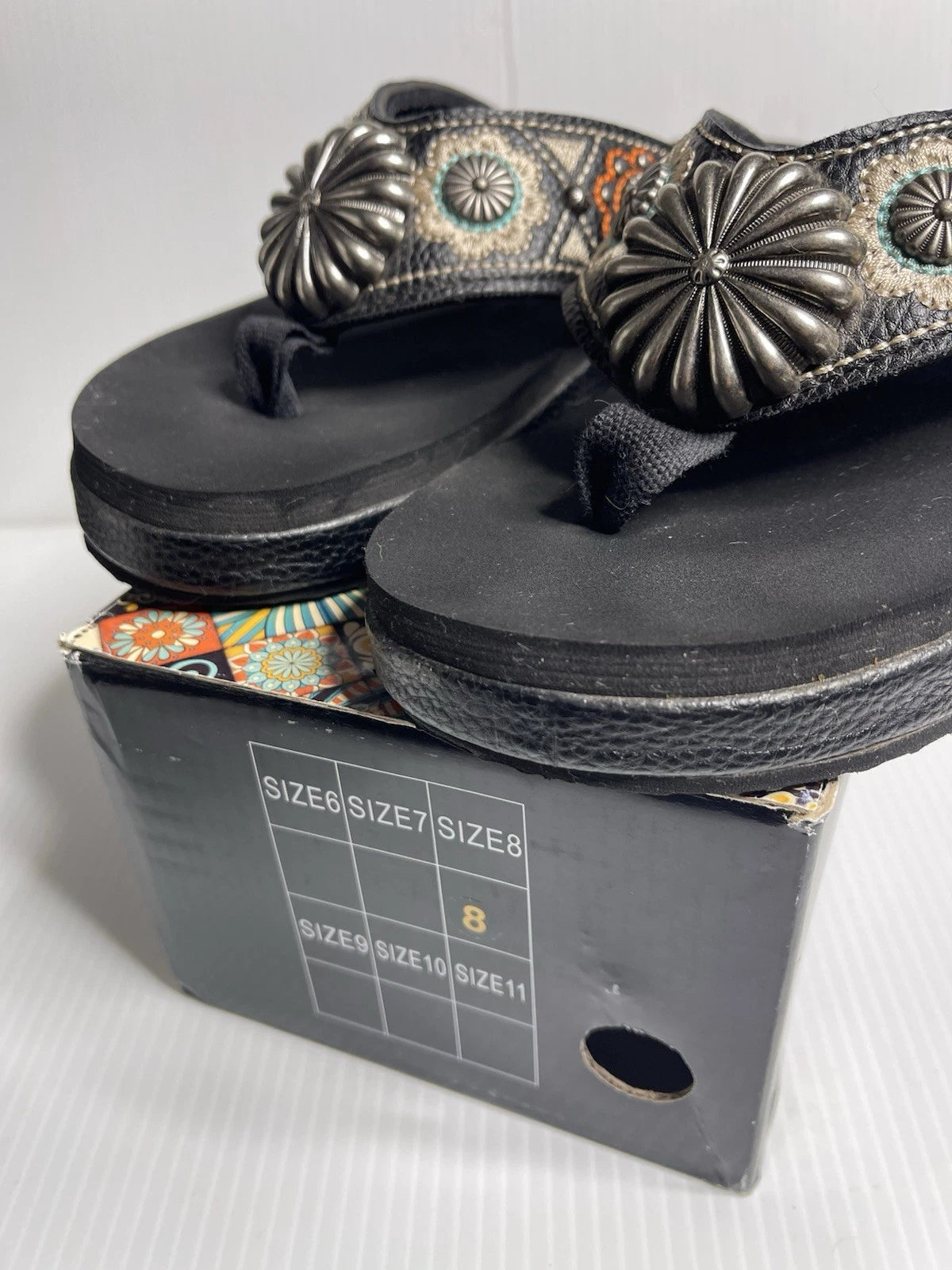 Montana West Womens 8 Sandals Western Style Platform Flip Flops Concho