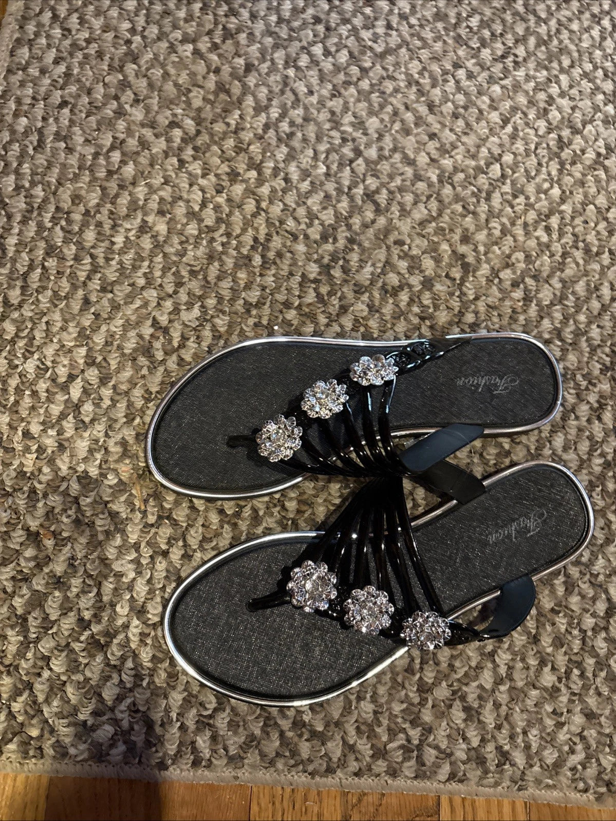 Fashion Ladies Black Sandals W/Rhinestone Flowers Flat Heel Size EU 44/ Us 11.5