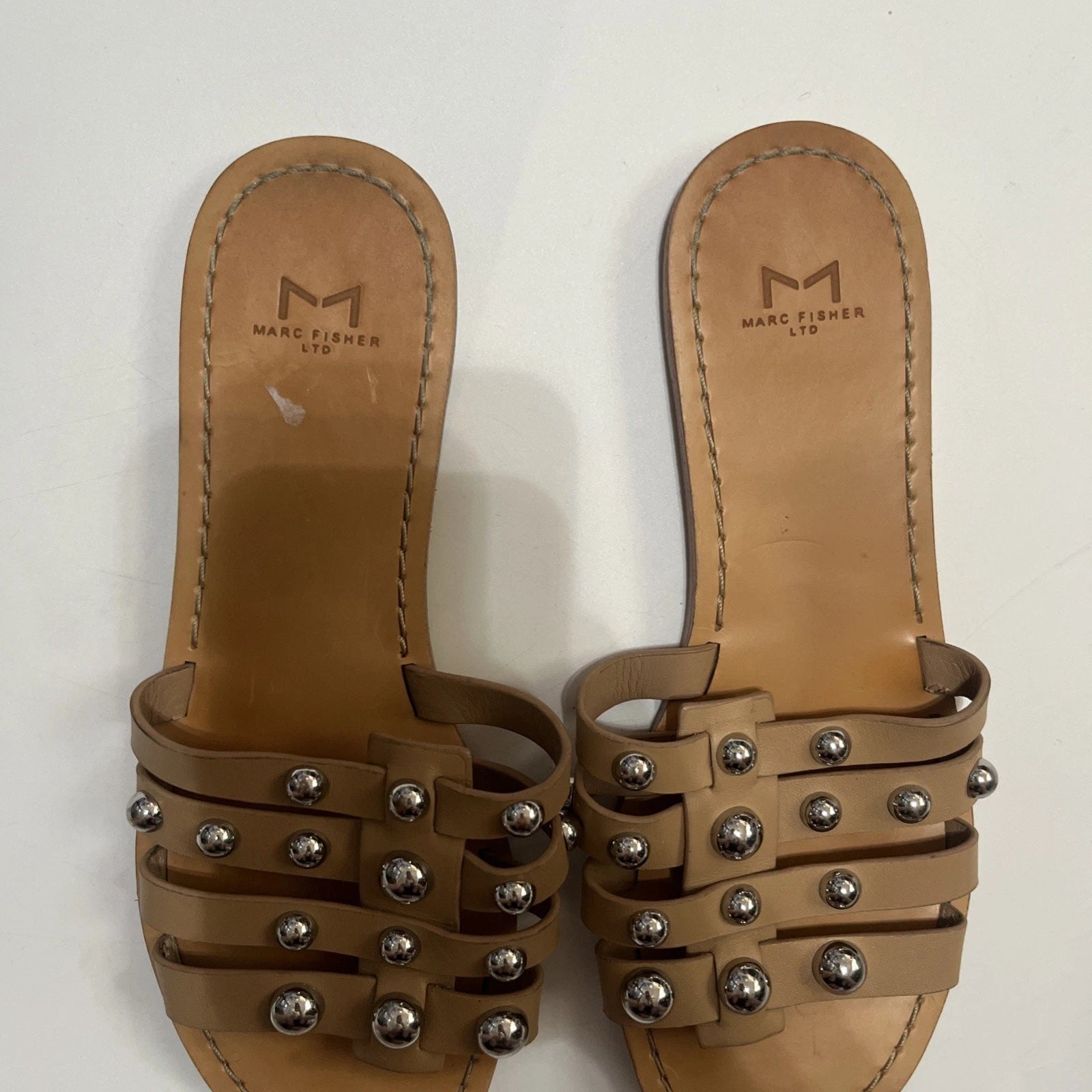 Marc Fisher Sandals Womens 7.5 Tan Pava Slides Studded Flat Leather Gladiator