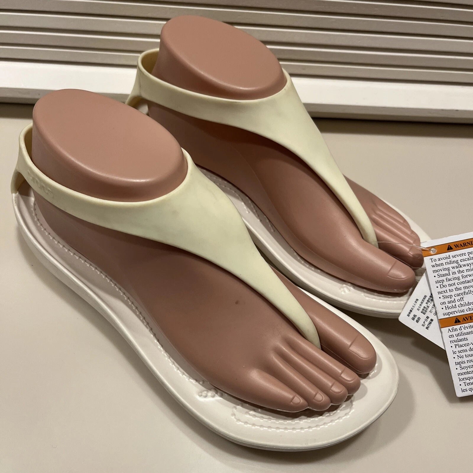 CROCS Women 8 Sexi Flip Flop Thong PALE YELLOW WHITE Serena Sandals NEW NWT