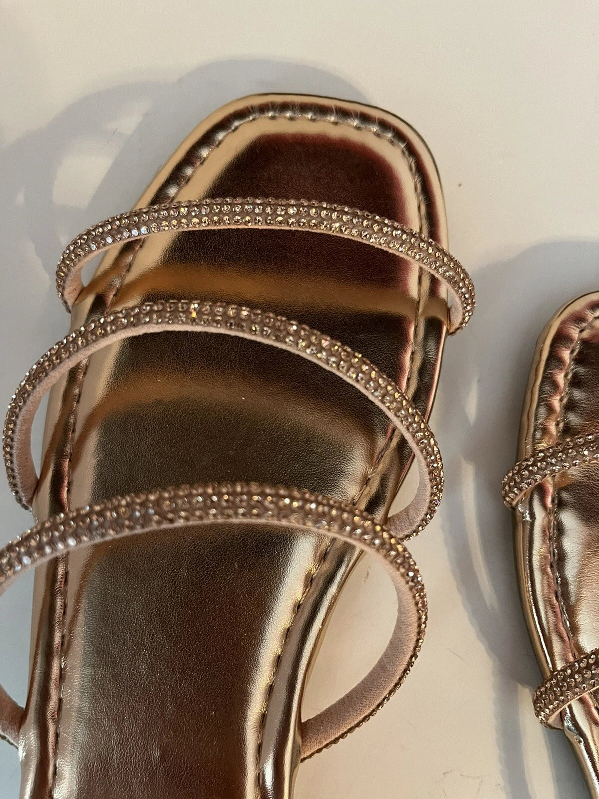 Fashion Nova Flip Flop, Women’s Flat Sandals Size 7, Rose Gold Rhinestones NEW