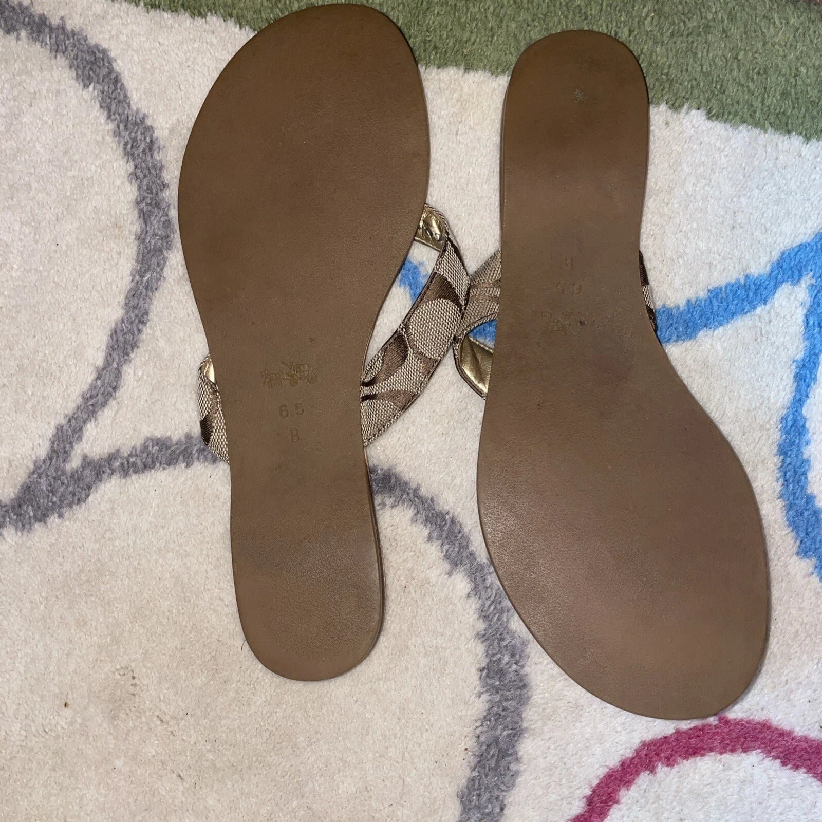 Coach Beige Flip Flop Style Sandal W Gold Hardware Leather And Fabric 6.5