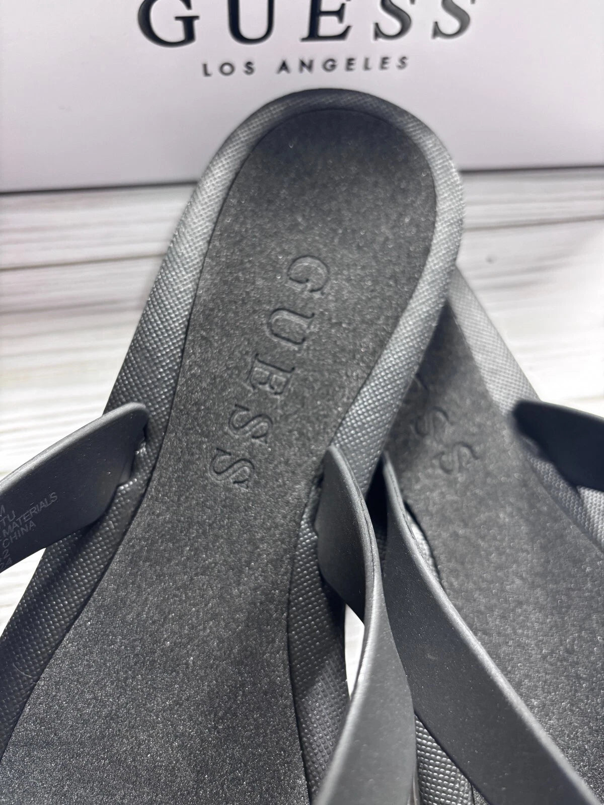 Guess Women's Tutu Eva Fashion Bow Detail Flip Flop Sandals Size 10 M