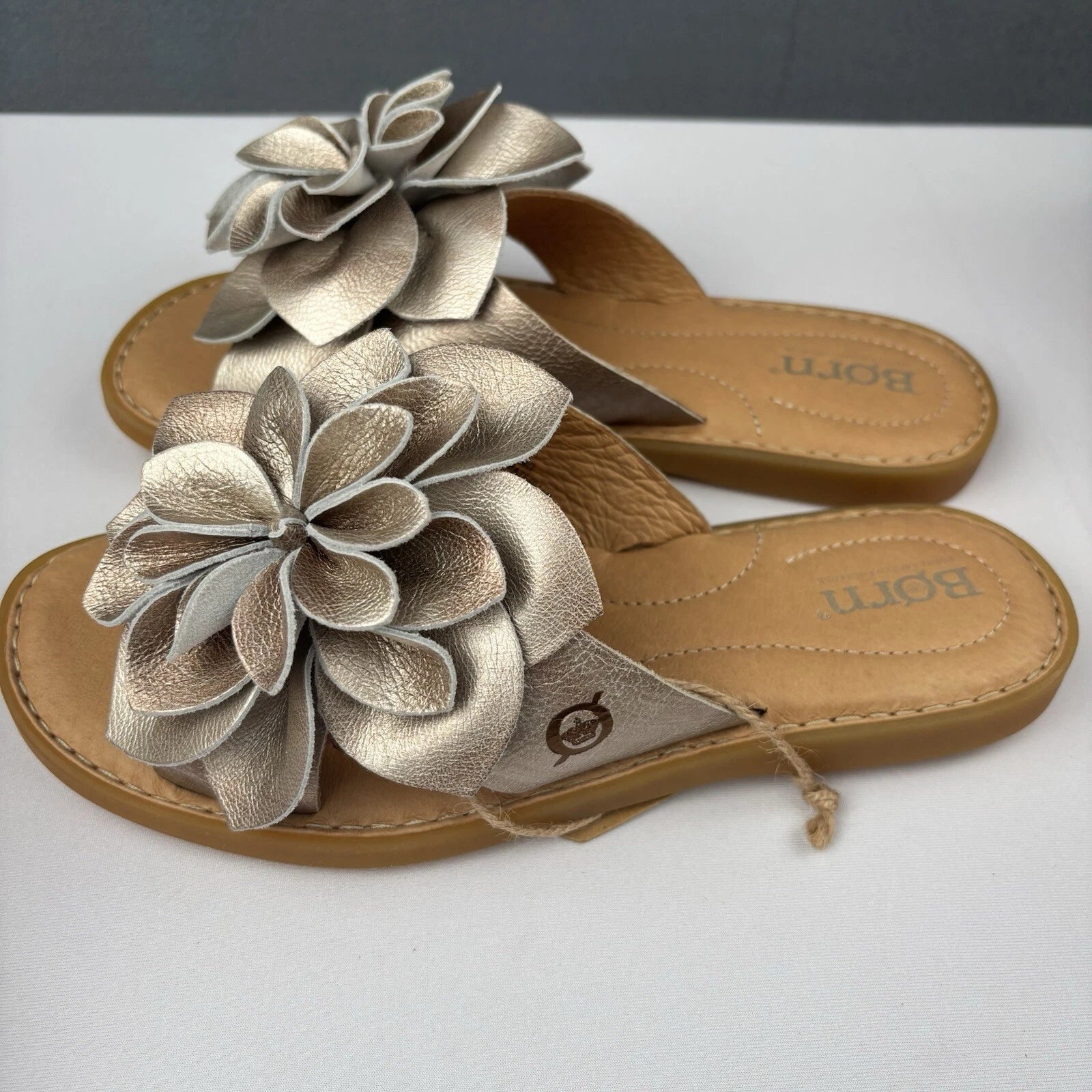 Born Ivory Leather Sandal Flower Slip On Slide Panna Cotta Gold Size 6 M