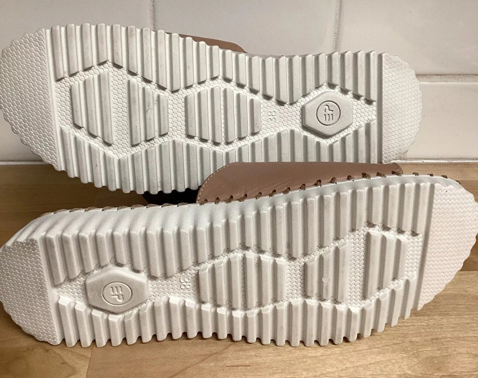 Eric Michael Darla Leather Sandals Slide Shoes Size Sz 7.5 8 EU 38 Beige Nude