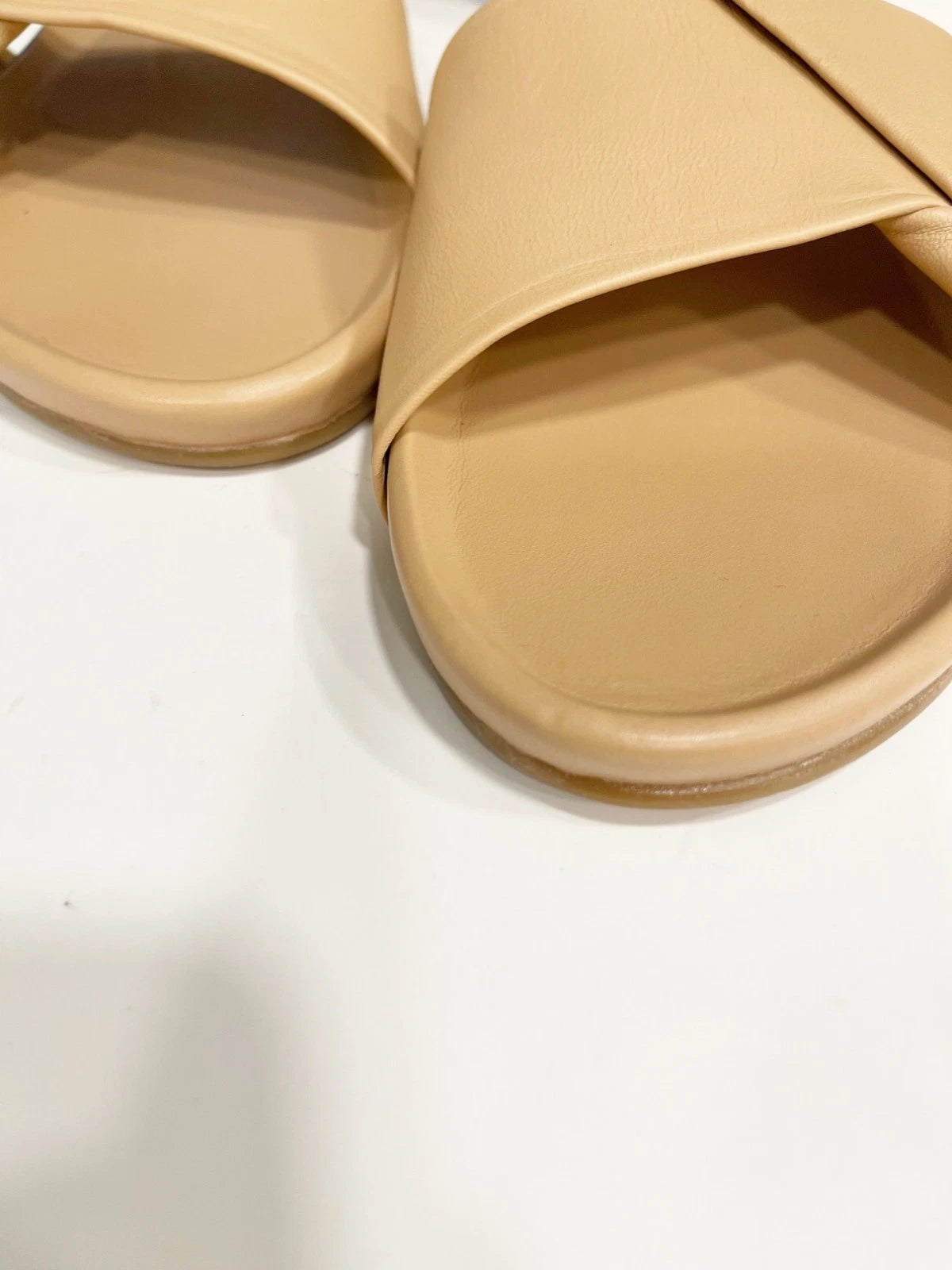 Beek Tori Leather Sandles Sz US 9 NWOB  Sold Out Style