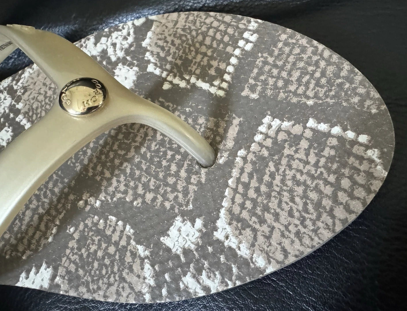 COACH Womens 9 B Abbigail Flip Flops Turnlock Logo Python NEW Sandals