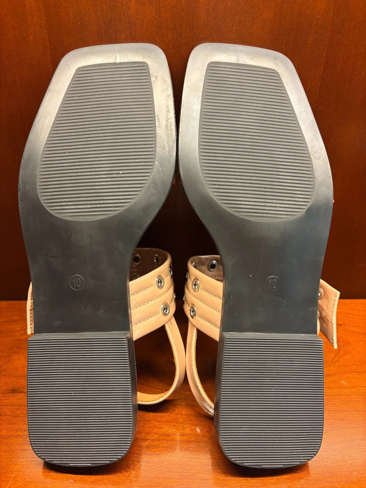 DIBYAANI Tan Patent Leather Women’s Sandals US 10