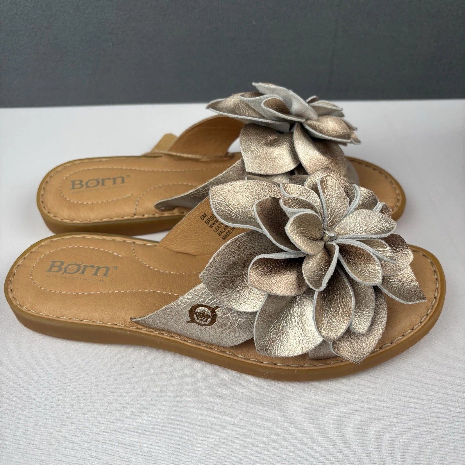 Born Ivory Leather Sandal Flower Slip On Slide Panna Cotta Gold Size 6 M