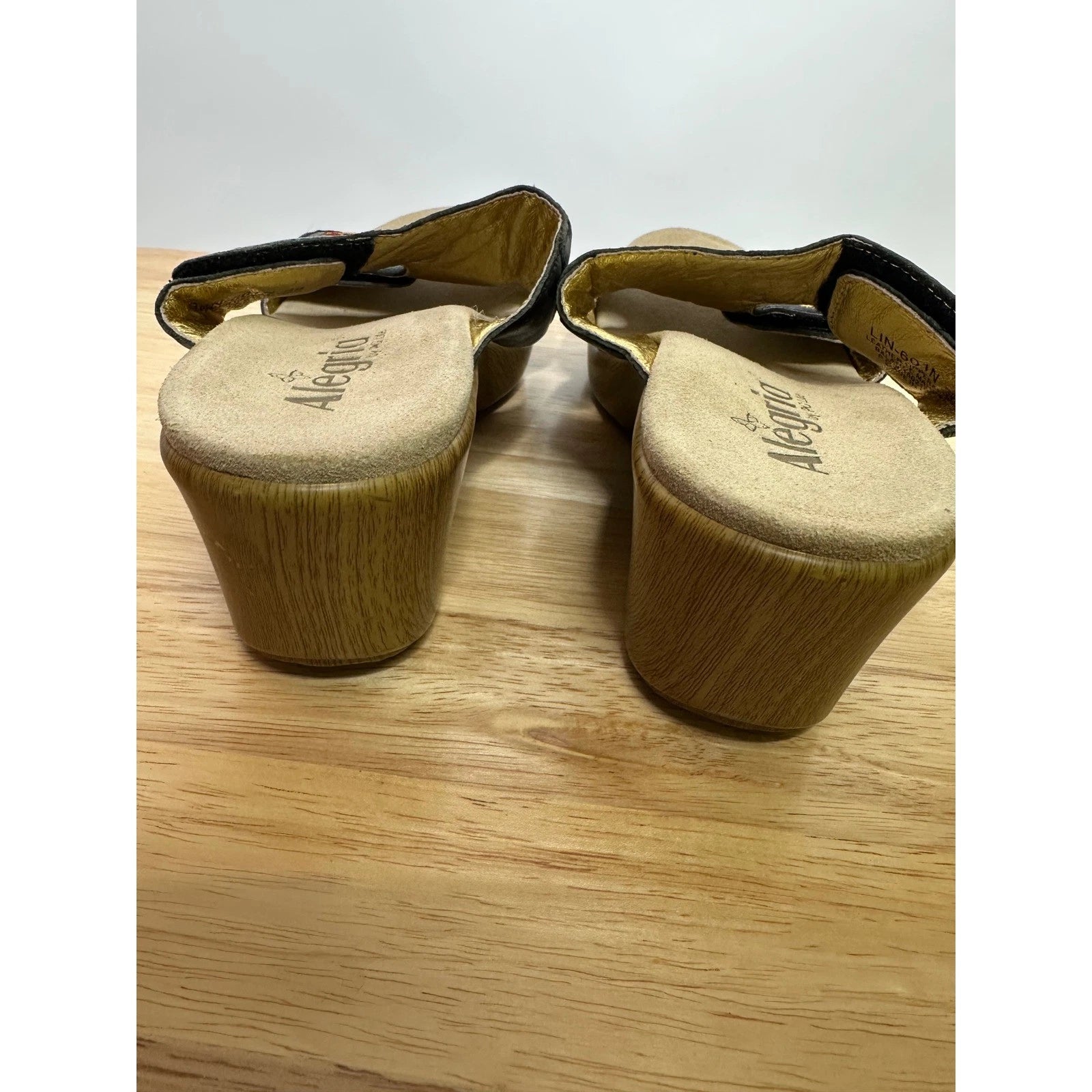 Alegria Linn Black Needles and Pins Sandals Slides 39 (US 9) Leather Floral