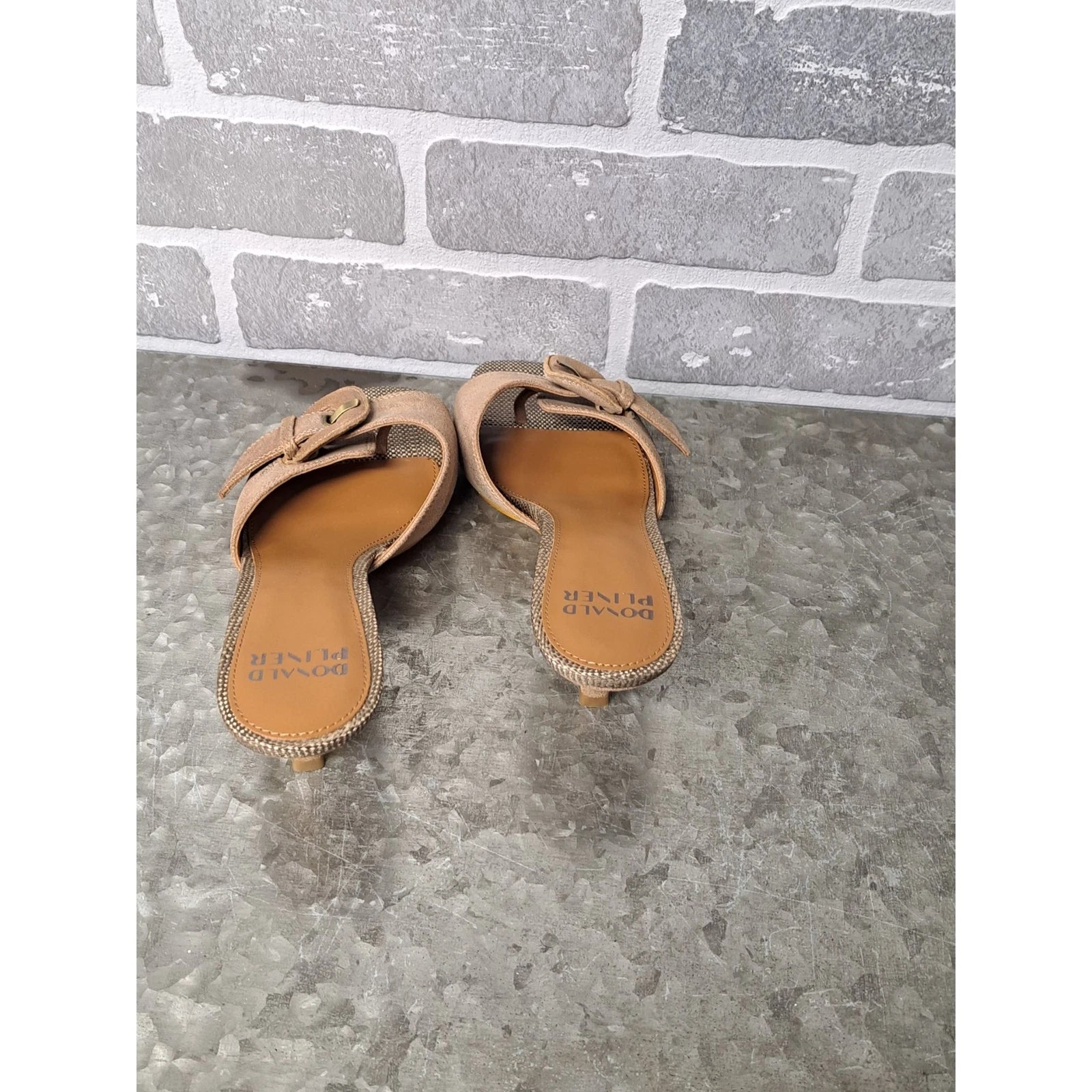 Donald Pliner Cherry Bucket Mule Leather Sandals Womens Size 8M