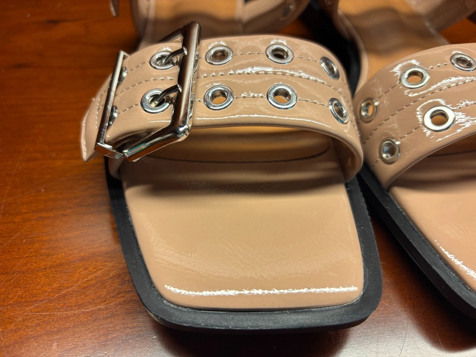 DIBYAANI Tan Patent Leather Women’s Sandals US 10