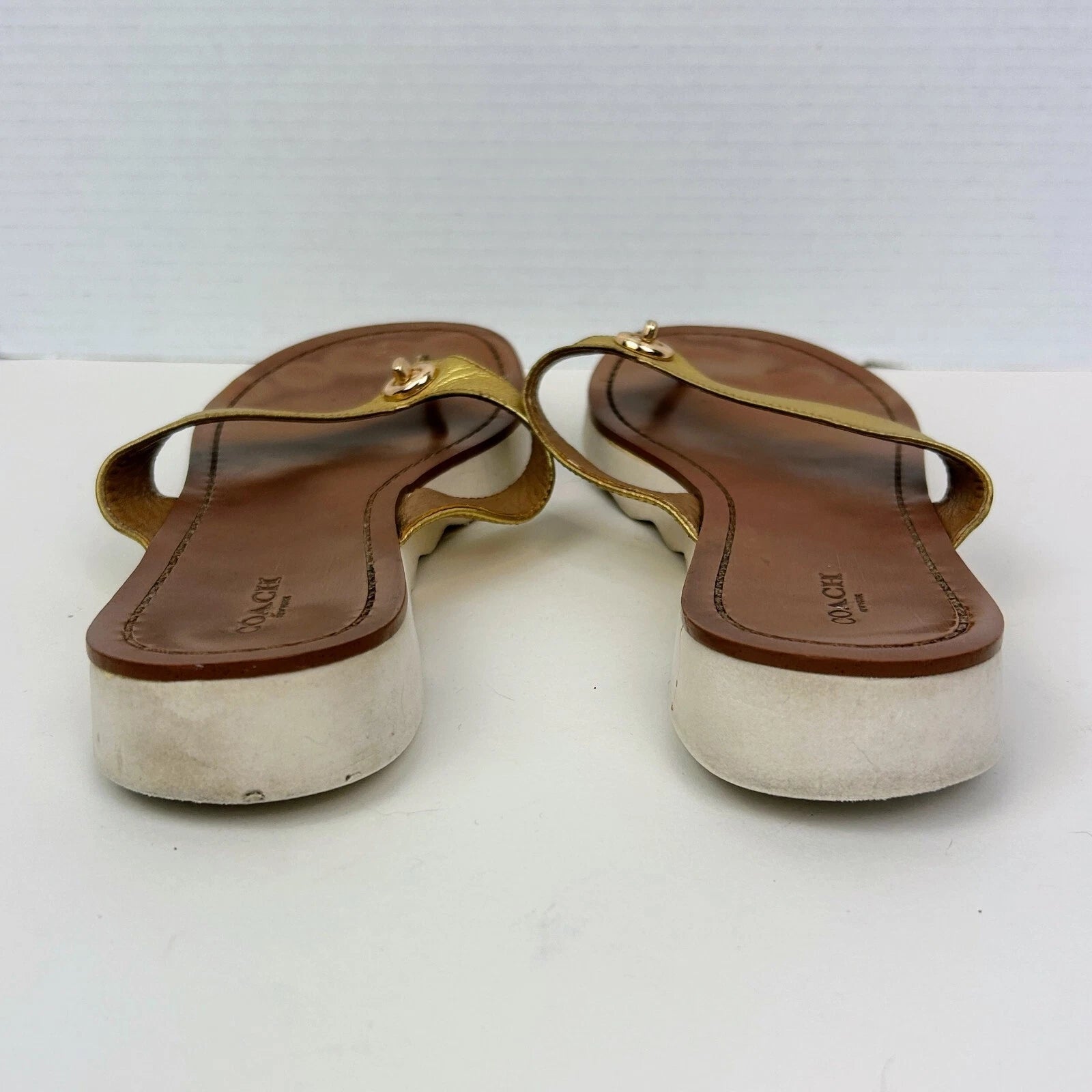 Coach Shelly Metallic Gold Leather Turnlock Flip Flops Thong Sandals Shoes 8.5