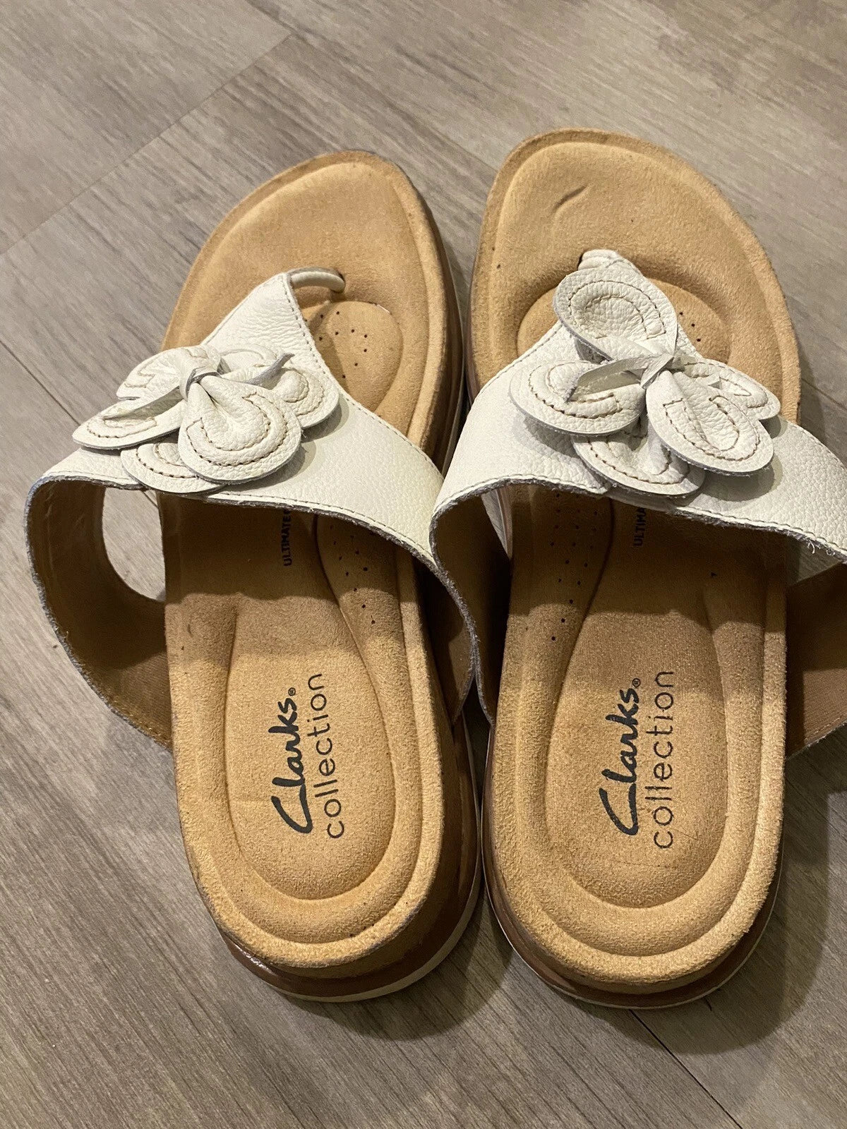 Clarks Women's Brynn Style Sandal Size 7.5 White Leather Thong Slide Flower