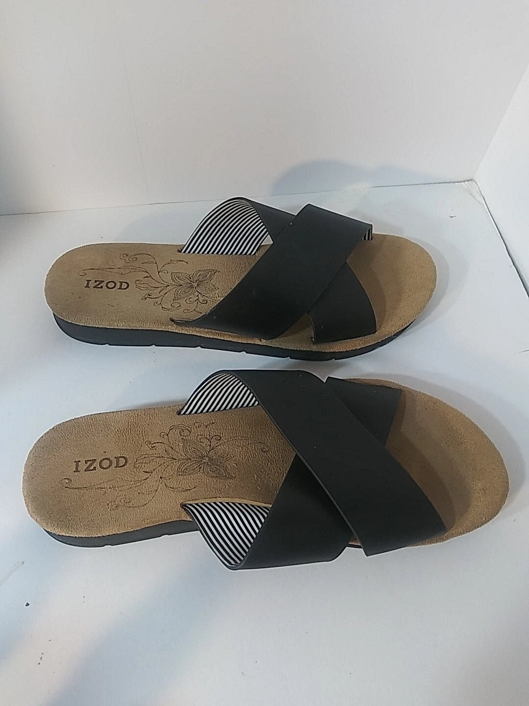 IZOD Women's Black Criss Cross Slide Sandals Size 7.5M Slip-On Comfort Summer