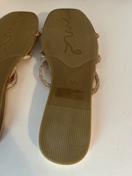 Fashion Nova Flip Flop, Women’s Flat Sandals Size 7, Rose Gold Rhinestones NEW