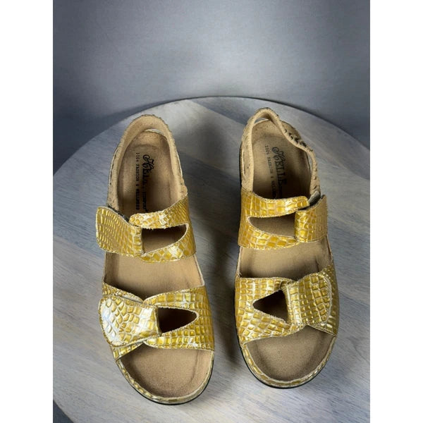 AELLE Comfort Women’s Yellow Croc Print Sandals Straps Bold Style Size 8.5