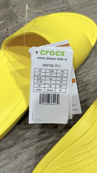 NEW CROCS W7 SLOANE SLIDE IN YELLOW LEMON. STYLE 205742-7C1. DISCONTINUED