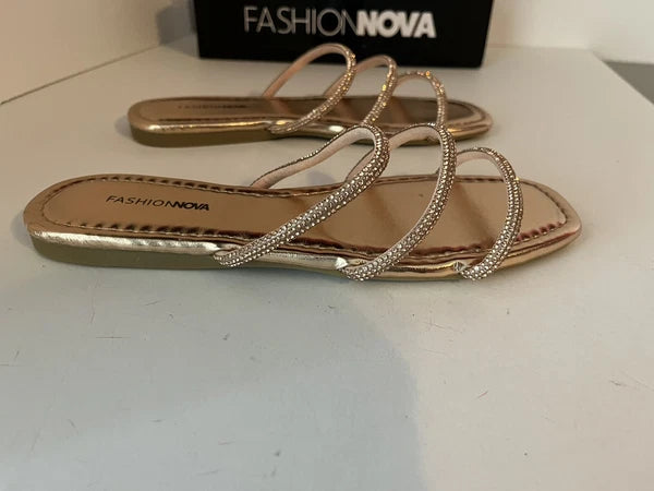 Fashion Nova Flip Flop, Women’s Flat Sandals Size 7, Rose Gold Rhinestones NEW