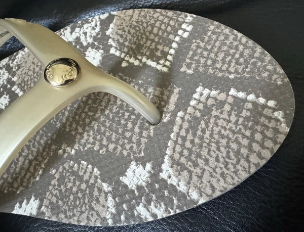 COACH Womens 9 B Abbigail Flip Flops Turnlock Logo Python NEW Sandals