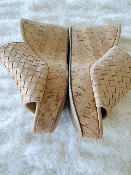 ETIENNE AIGNER Devin Sz 8  Sandals Platforms Women's Natural Cork Wedges Slides