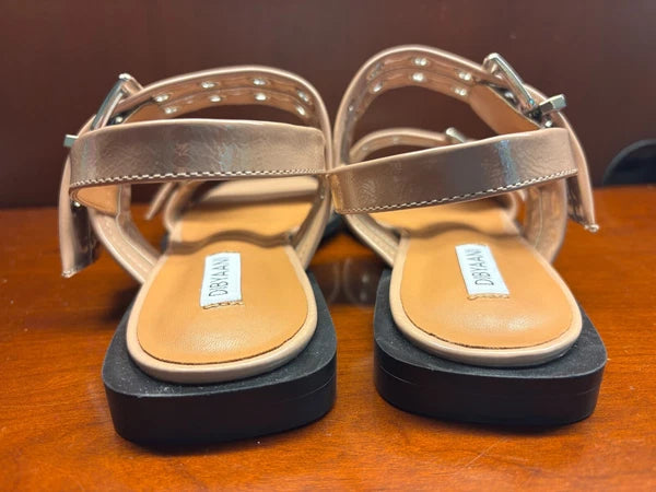 DIBYAANI Tan Patent Leather Women’s Sandals US 10