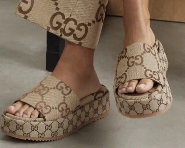 Gucci Womens Angelina Maxi GG Platform Slide Sandals- Beige Canvas- 40.5 /10.5US