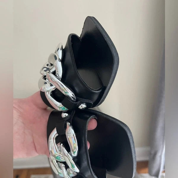 Beast Fashion minimalist buckle black slide sandals size 6.5