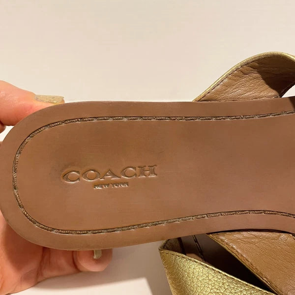 Coach Shelly Metallic Gold Leather Turnlock Flip Flops Thong Sandals Shoes 8.5