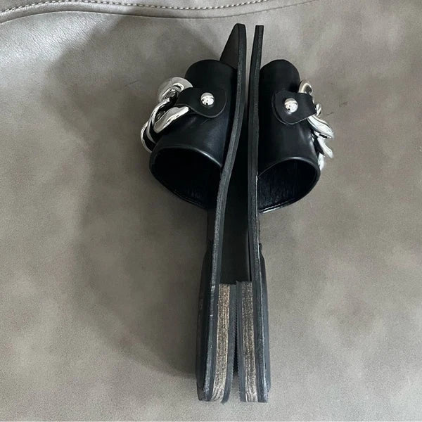 Beast Fashion minimalist buckle black slide sandals size 6.5