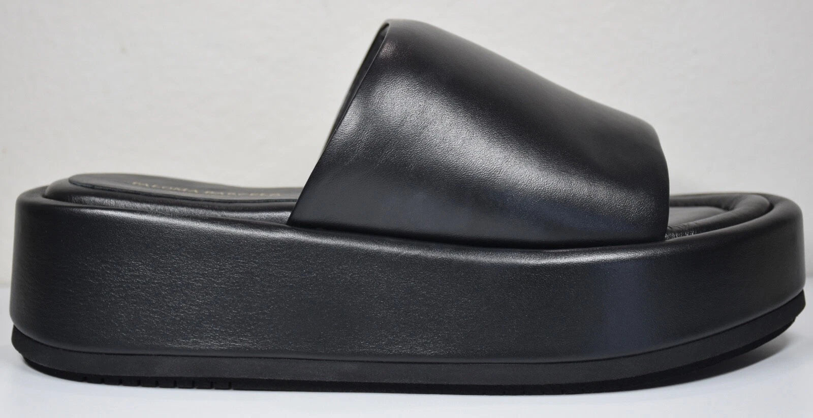 PALOMA BARCELO NIB $370 KORNELIA BLACK LEATHER PLATFORM SLIDE SANDAL. EU38/US8