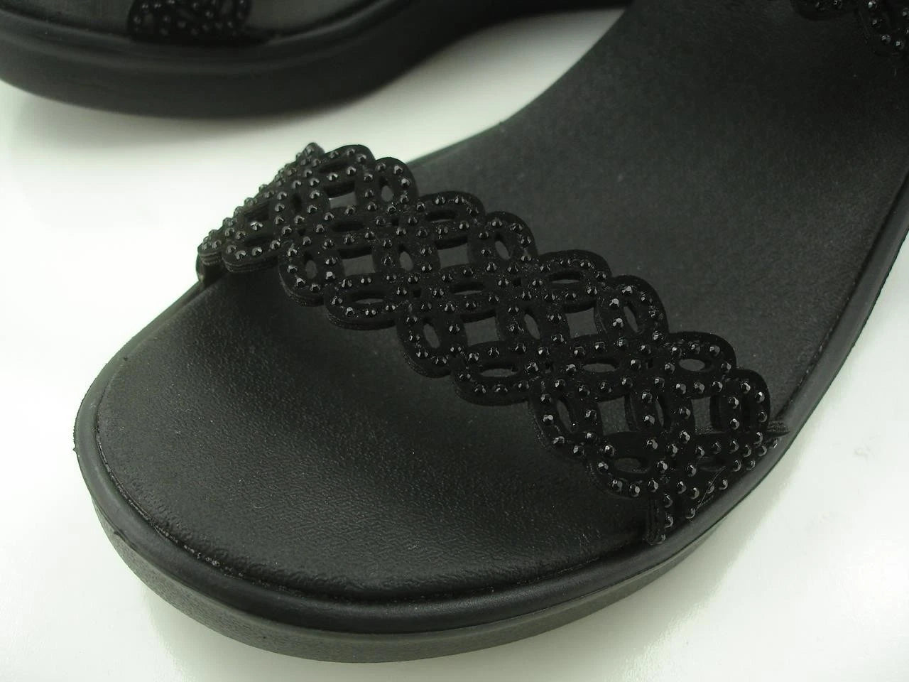 Women's 8 M Skechers Rumble On Sassy Dayz Sandals 119147 Black Wedge Heel Beaded