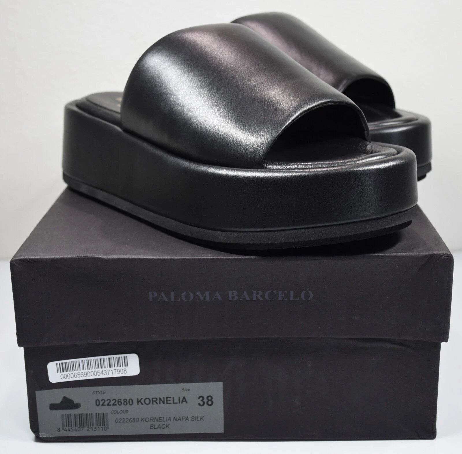 PALOMA BARCELO NIB $370 KORNELIA BLACK LEATHER PLATFORM SLIDE SANDAL. EU38/US8