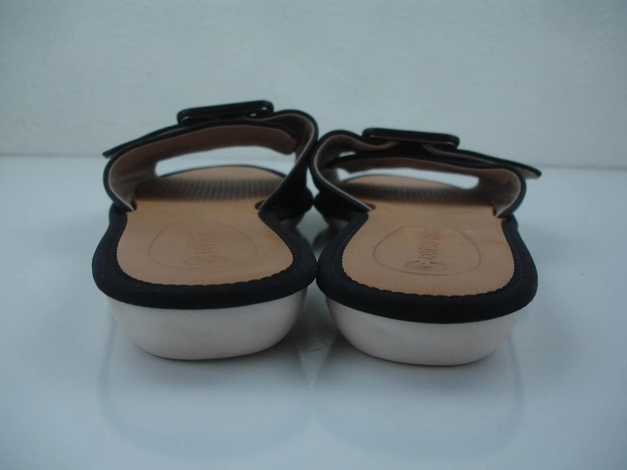 Women's 8.5 M Corso Como Bahlia Black Leather Flat Sandals Buckle Open Toe Slide