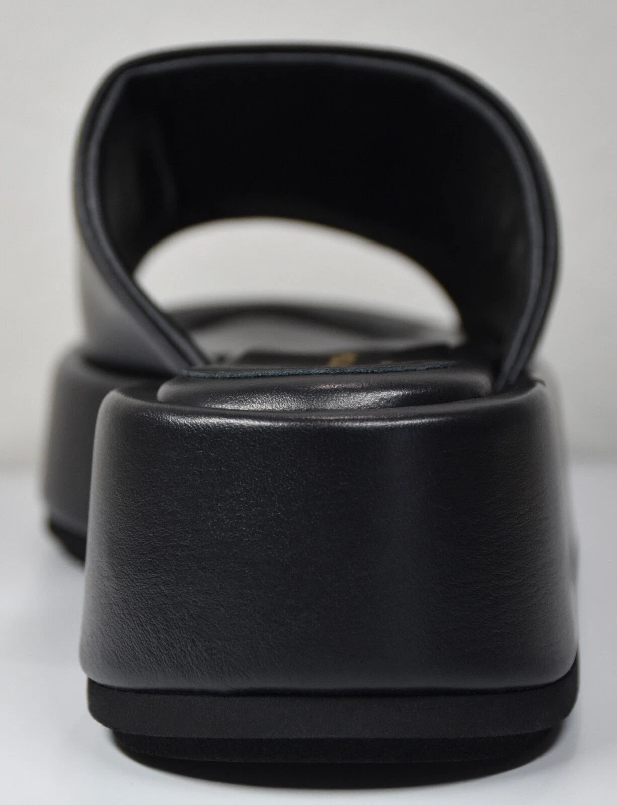 PALOMA BARCELO NIB $370 KORNELIA BLACK LEATHER PLATFORM SLIDE SANDAL. EU38/US8