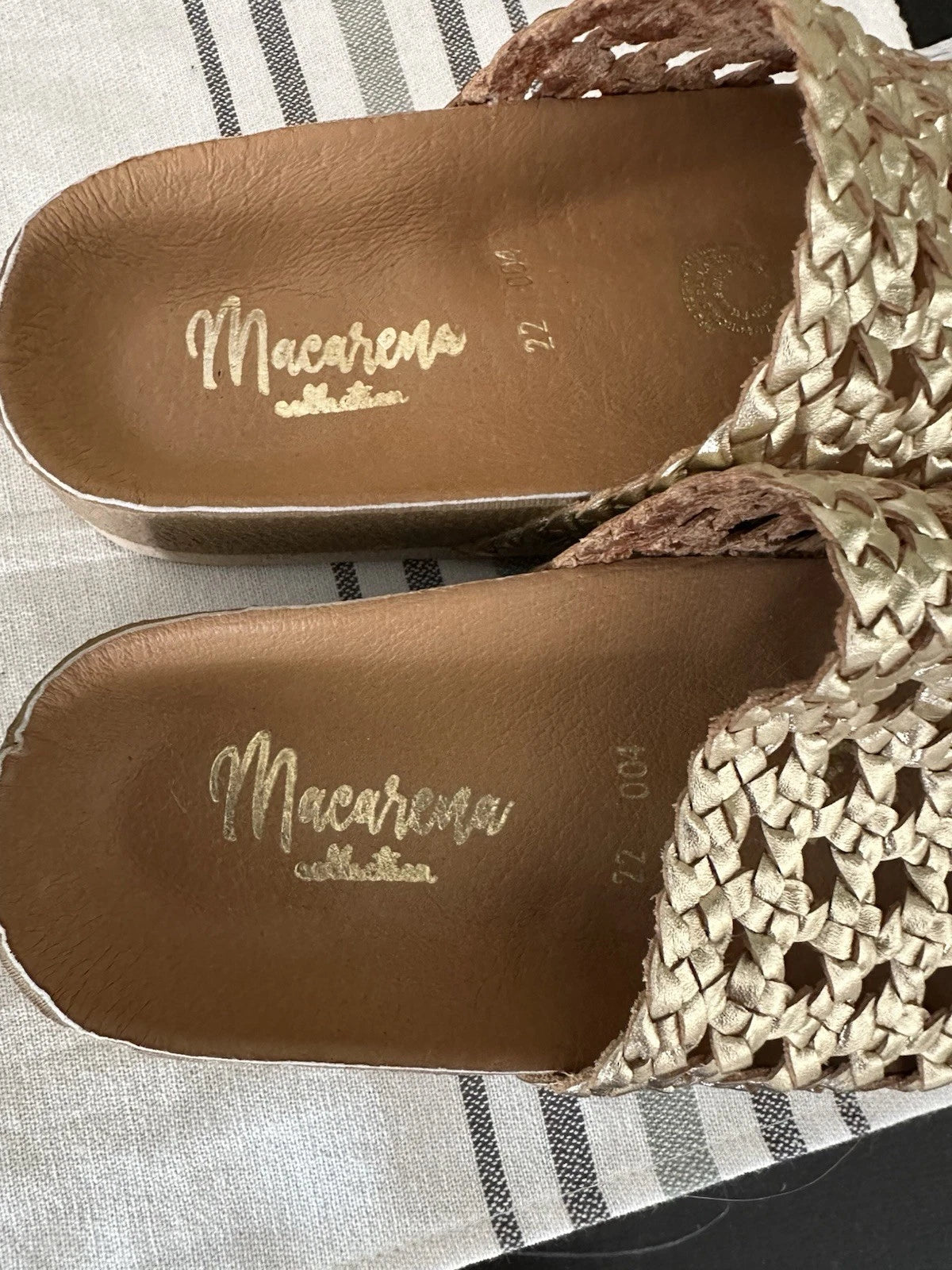 ⭐️⭐️ NEW Macarena Huarache Gold leather Woven Sandals Slides sz 5 NWOB style 004