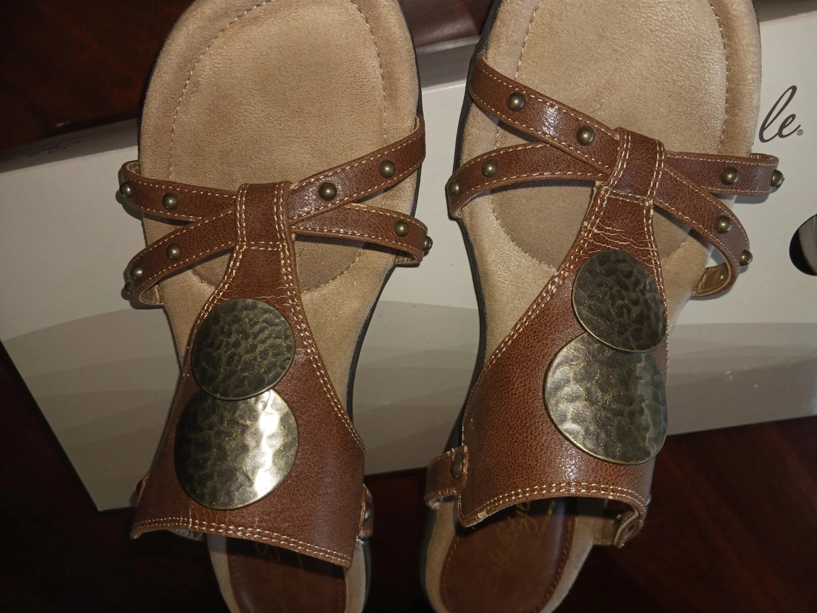 Soft Style Lt. Brown Slide Sandals With Metal Details 1" heel Sz 9.5 New In Box